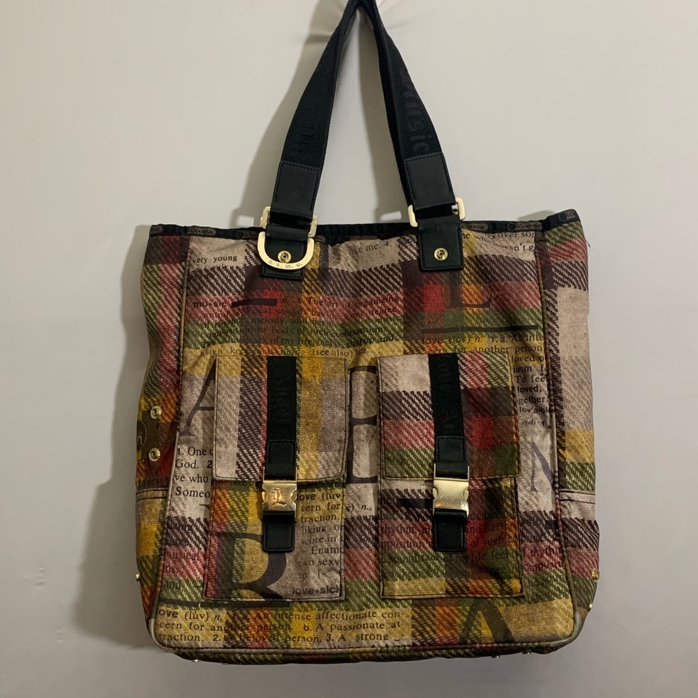 Women’s LeSportsac tote bag